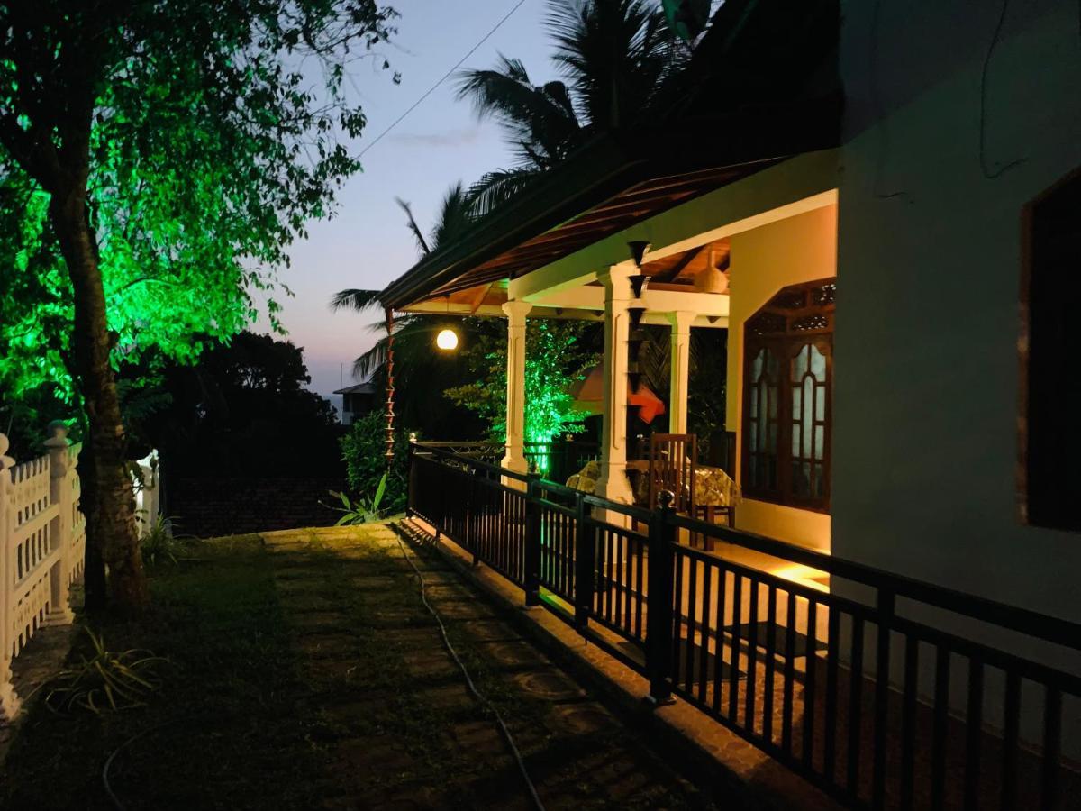 Kawshan Home Stay Диквела Екстериор снимка