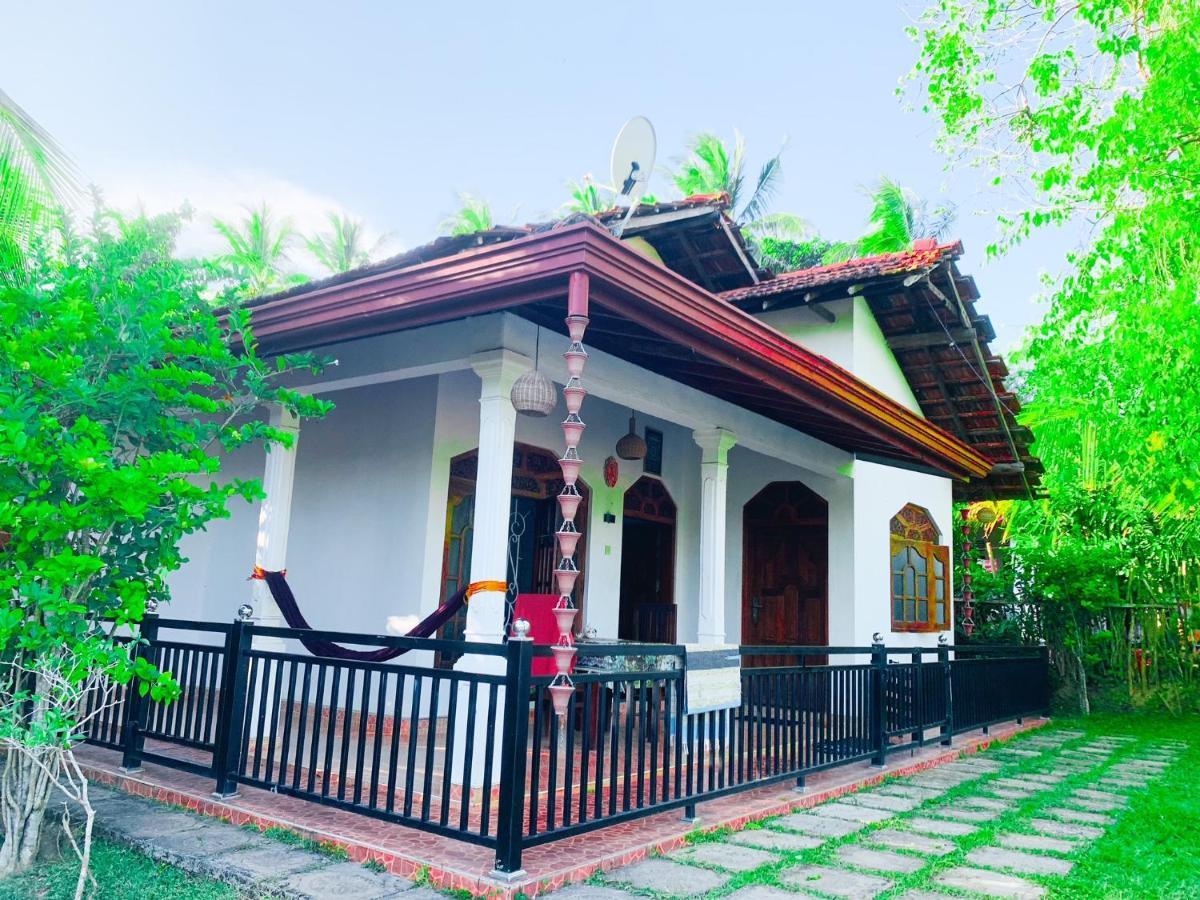 Kawshan Home Stay Диквела Екстериор снимка