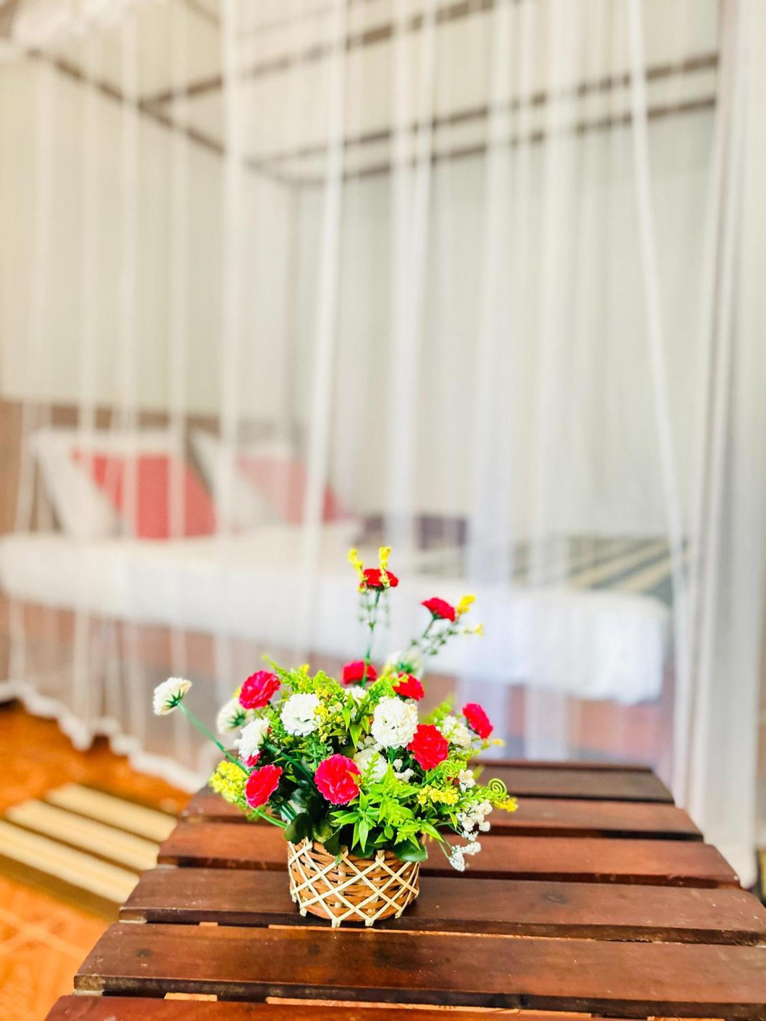 Kawshan Home Stay Диквела Екстериор снимка