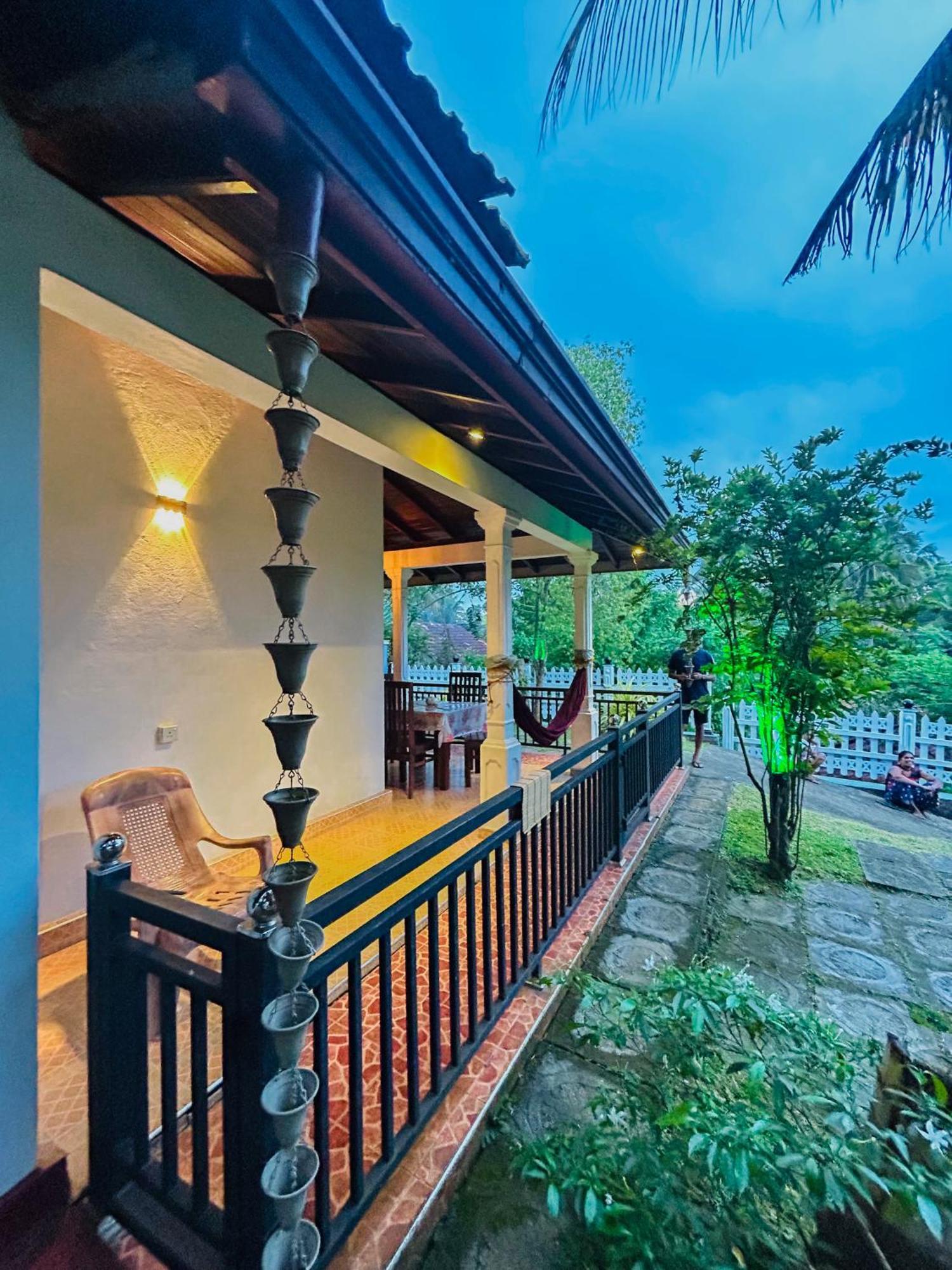 Kawshan Home Stay Диквела Екстериор снимка