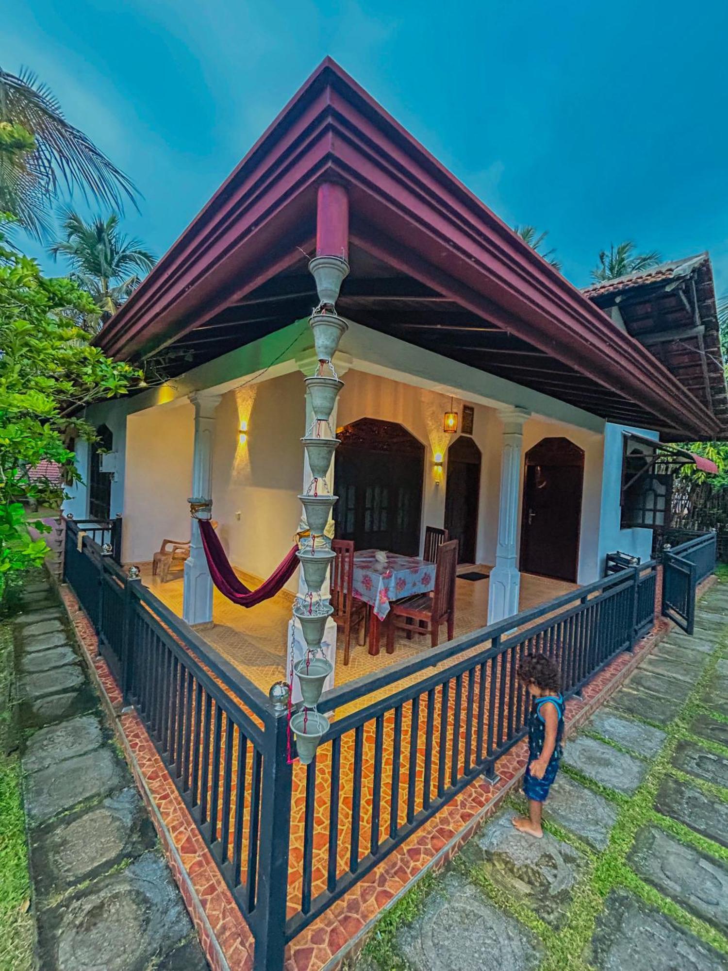 Kawshan Home Stay Диквела Екстериор снимка