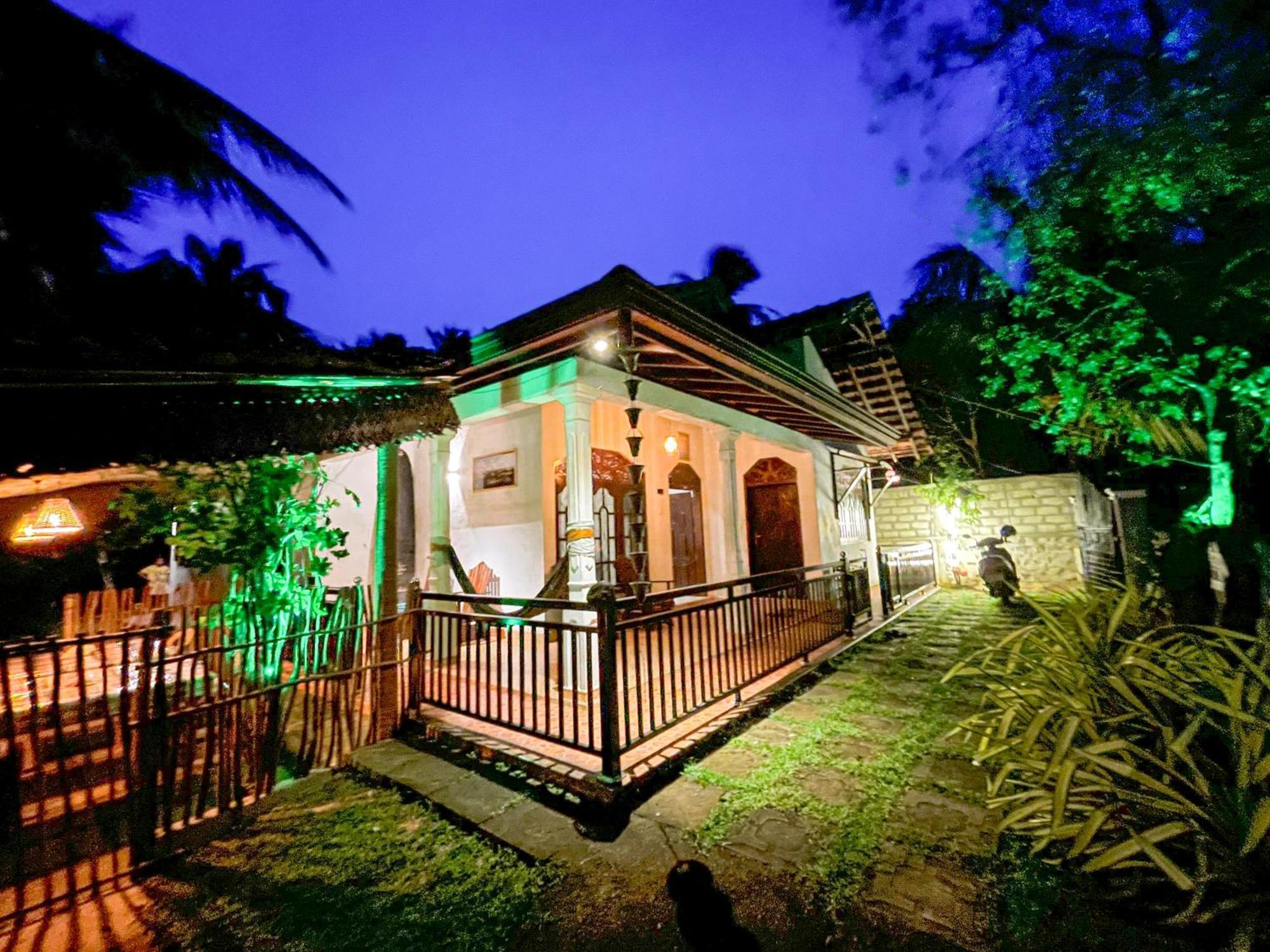 Kawshan Home Stay Диквела Екстериор снимка