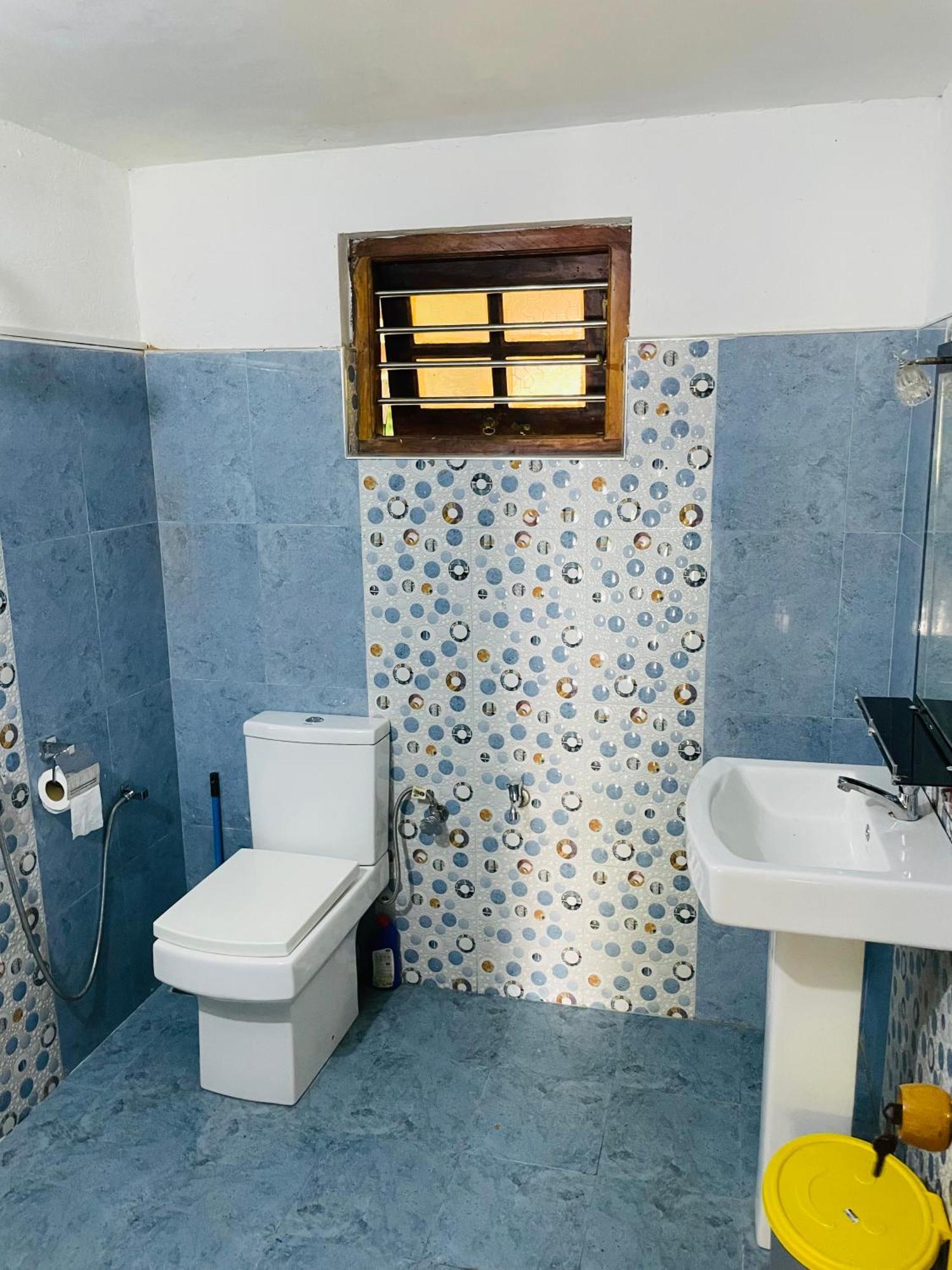 Kawshan Home Stay Диквела Екстериор снимка