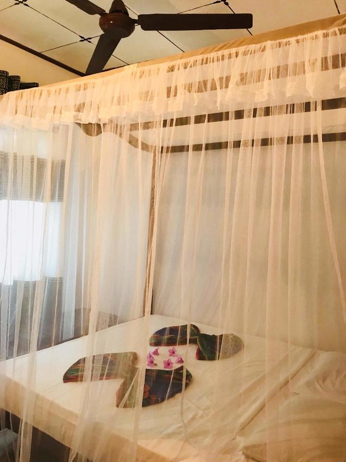 Kawshan Home Stay Диквела Екстериор снимка