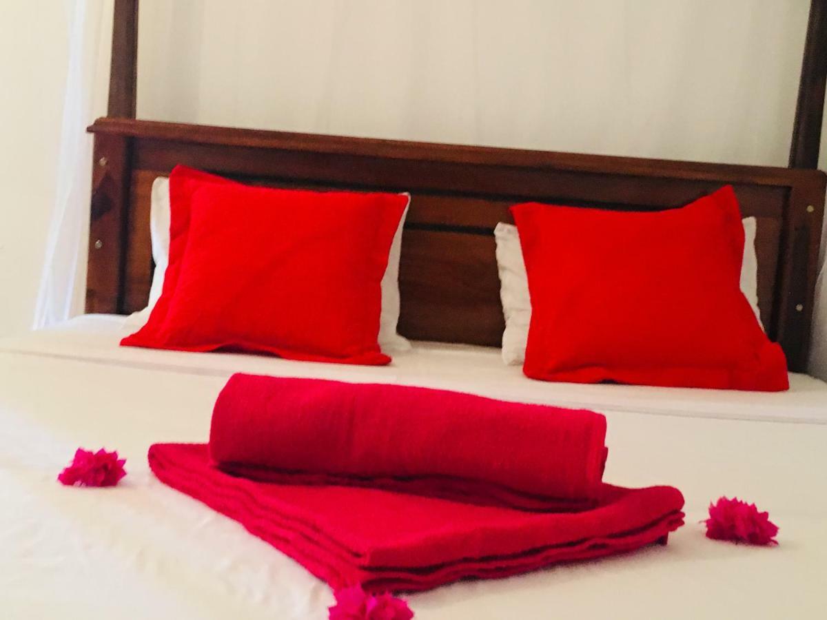 Kawshan Home Stay Диквела Екстериор снимка