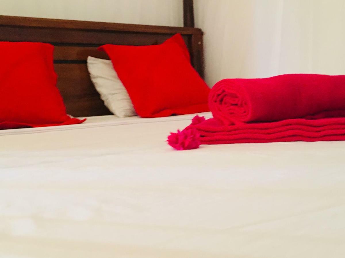 Kawshan Home Stay Диквела Екстериор снимка