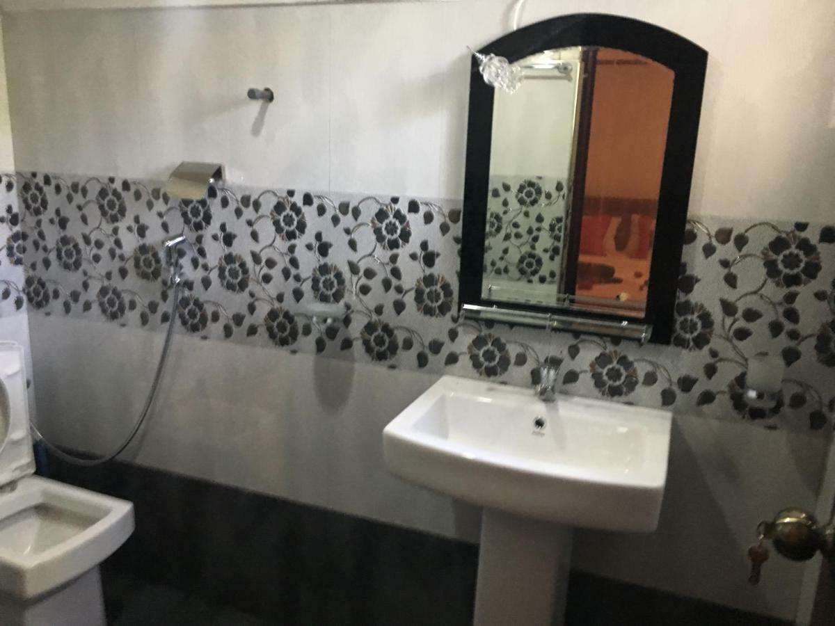 Kawshan Home Stay Диквела Екстериор снимка